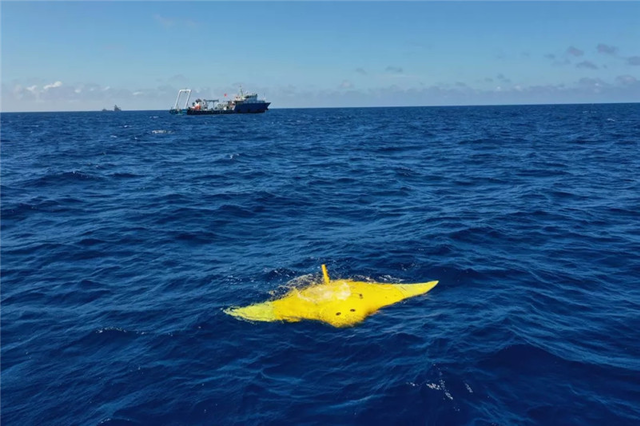 新突破！西工大仿蝠鲼柔体潜水器“魔鬼鱼”完成1025米大深度试验